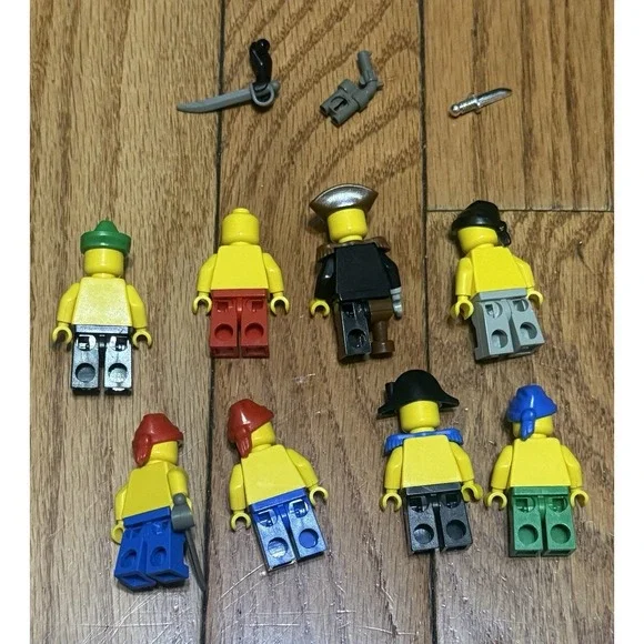 LEGO lot of 8 vintage Pirate minifigures, Imperial. Mixed Lot - Picture 4 of 6